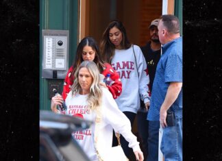 Taylor Swift Hosts Chiefs WAGs For Watch Party At NYC Apartment