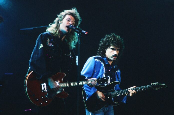 hall-oates-1988-billboard-1548.jpg