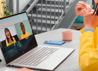 This HP 17-inch laptop is discounted to $250 until midnight