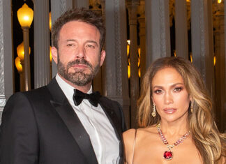 Jennifer Lopez Tells Ben Affleck Fans to ‘Back Up’ in New Video – Hollywood Life