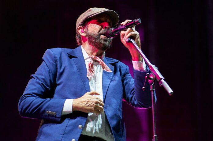 juan-luis-guerra-live-2022-billboard-1548.jpg