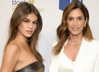 Kaia Gerber Wears Brown Strapless Gown with Mom Cindy Crawford – Hollywood Life