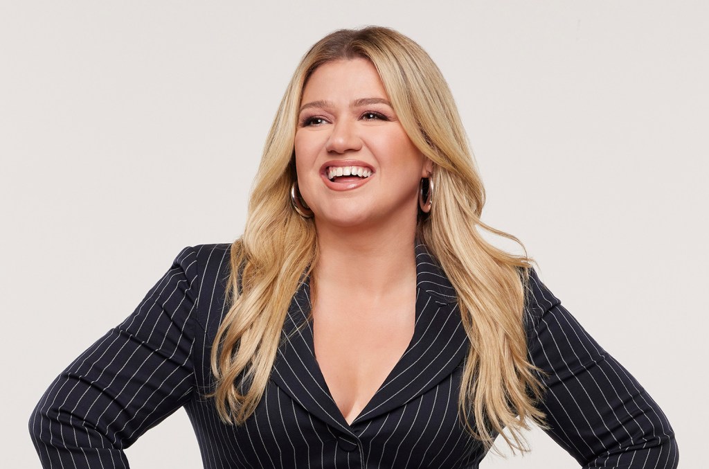 kelly-clarkson-portrait-nbc-2023-billboard-1548.jpg