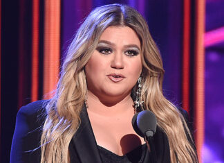 Kelly Clarkson Debuts Bangs on Talk Show: Photos – Hollywood Life