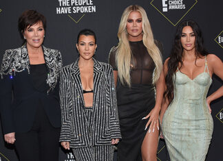 Kris Jenner Hurt Over Kourtney Kardashian’s Public Pregnancy Reveal – Hollywood Life