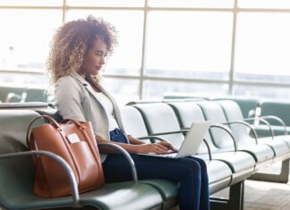The 10 Cutest Tote Bags for Holiday Travel & More