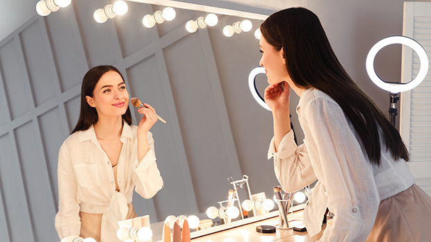 makeup-mirror-ftr.jpg