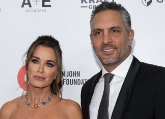 Mauricio Umansky Says Life is ‘Insane’ Amid Kyle Richards Separation – Hollywood Life