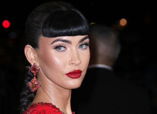 Megan Fox Reveals Sexy Red Bob Hair Makeover for Book Release: Photos – Hollywood Life