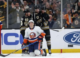 Reeling Islanders have no answers for elite Bruins