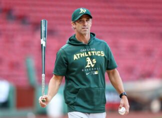 Yankees interview Brad Ausmus for vacant bench coach role