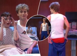Timothée Chalamet flashes butt on ‘SNL’ as Troye Sivan