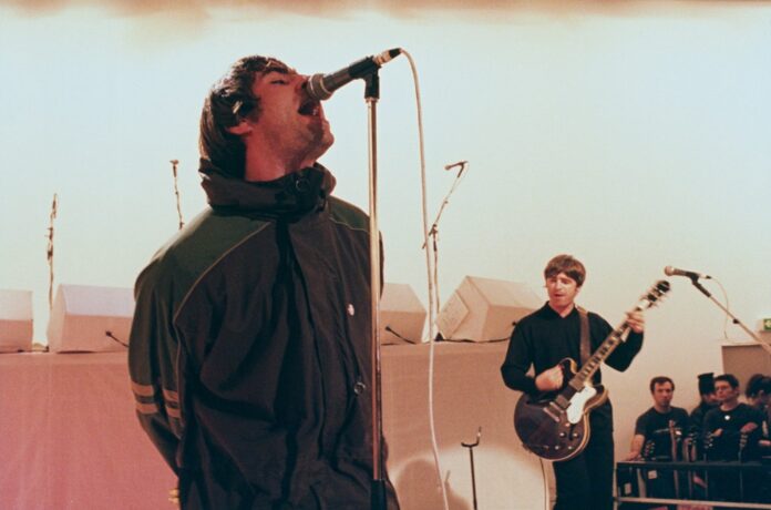 oasis-live-1996-billboard-1548.jpg