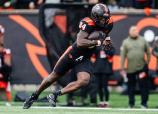 Oregon State vs. Washington, more picks vs. spread