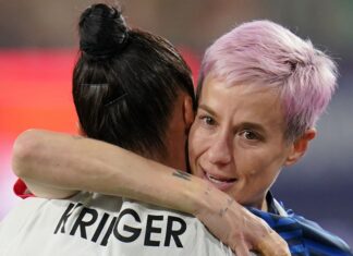 Megan Rapinoe's Soccer Career Ends With Injury, Hug From Ali Krieger