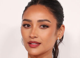 Shay Mitchell’s Favorite Plumping Lip Liner Defines to the Max – Hollywood Life