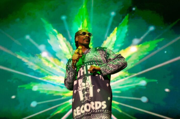 snoop-dogg-2023-live-a-billboard-1548.jpg