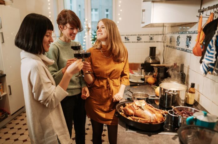 thanksgiving-women-2023-billboard-1548.jpg