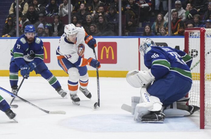 vancouver-canucks-goalie-thatcher-demko-72400949-e1700157950227.jpg