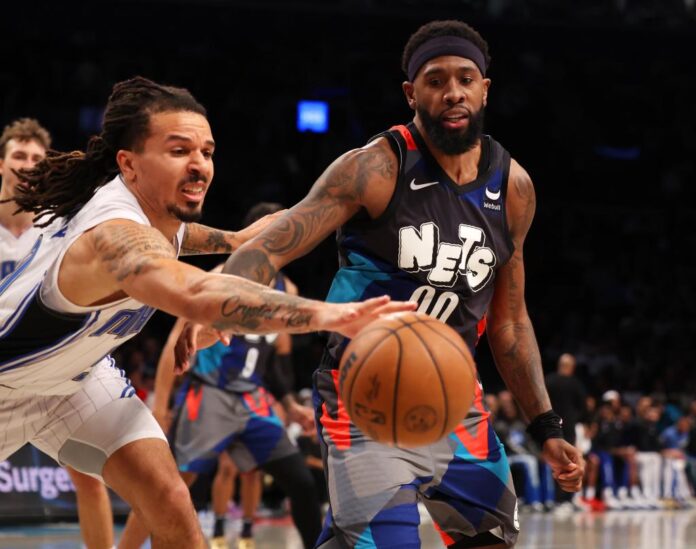 00-brooklyn-nets-tries-steal-73175129.jpg