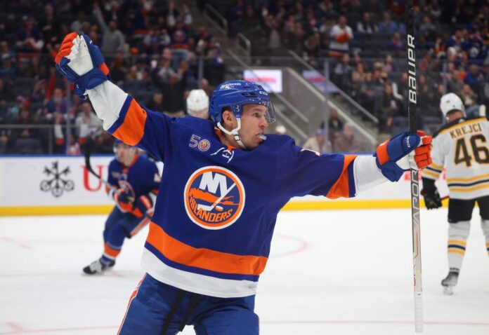 11-celebrates-goal-first-period-5364415.jpg