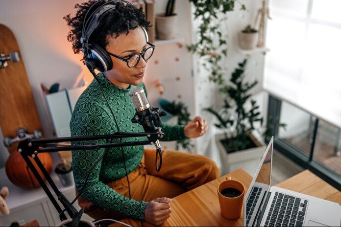 1701186728-entrepreneur-podcast-benefits-1123-g1355369988.jpg