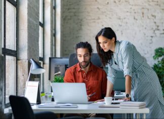 8 Things Your Pitch Deck Needs