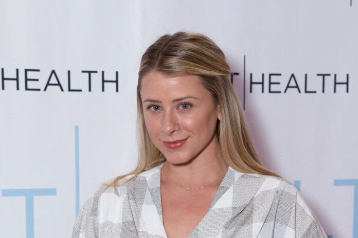 1703094038-lo-bosworth-g-969017236.jpg