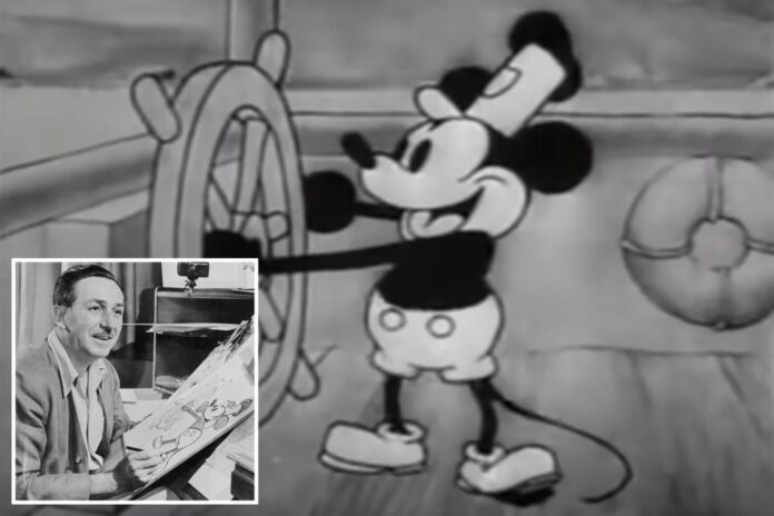 1928-original-versions-mickey-minnie-74184506.jpg