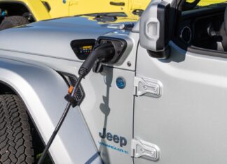Jeep Wrangler 4xe has another battery recall over fire concerns