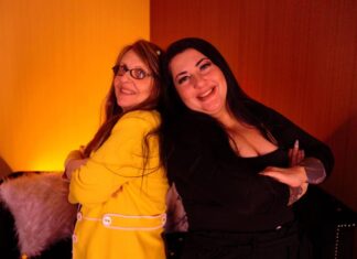 Meet the mom, daughter who give each other bikini waxes