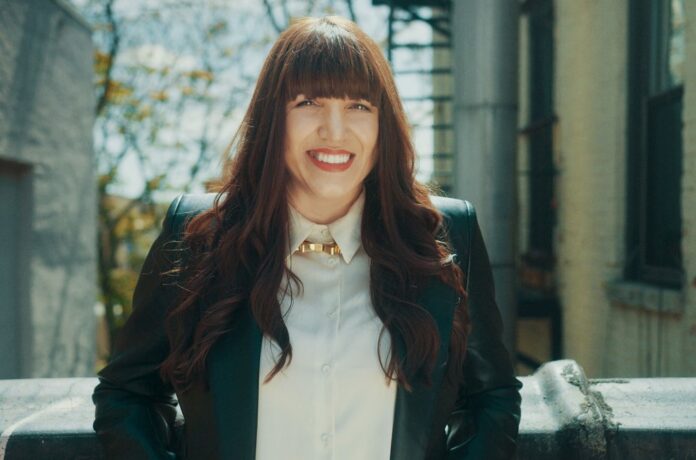 Andreea-Gleeson-cr-TuneCore-press-2021-billboard-1548-1629911896.jpg