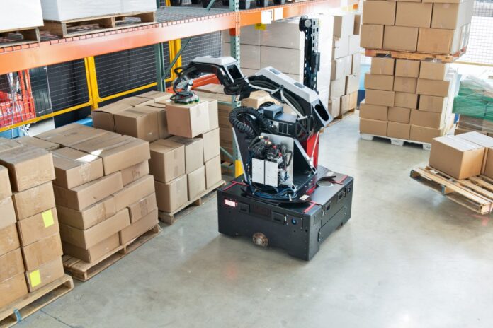 BOSTONDYNAMICS_STRETCH_WAREHOUSE_Credit-to-Boston-Dynamics.jpg