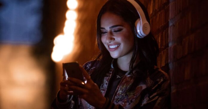 Beats-Solo3-Wireless_battery_disruptor.jpg