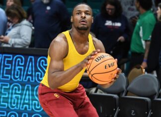 Bronny James participates in USC’s warmups for first time