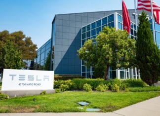 Tesla requests pause in federal racial bias lawsuit as it wraps up other cases