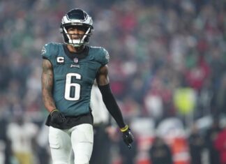 Score $1.5K offer or $200 for Eagles-Seahawks on MNF, any game