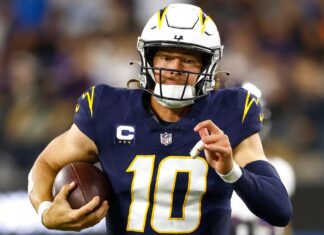 Chargers the pick over Patriots