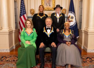 A Night of High Notes as Barry Gibb, Dionne Warwick, Queen Latifah & More Receive 2023 Kennedy Center Honors