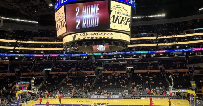 Lakers_In-Season_Tournament_court_2023-e1702047488254.jpg