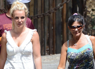 Britney Spears & Mom Lynne Reportedly Reunite for Her 42nd Birthday – Hollywood Life