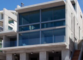 Kanye West Lists Tadao Ando Beachfront House in Malibu for $53 Million – The Hollywood Reporter
