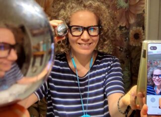 A viral TikTok trend is paving the way for smart glasses