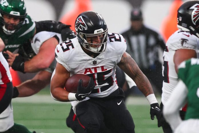Tyler-Allgeier-e1702767240473.jpg
