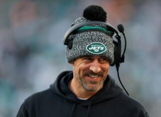 Jets players glad to have Aaron Rodgers’ back with team