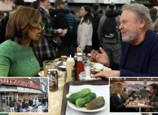 Billy Crystal returns to Katz’s Deli from ‘When Harry Met Sally’