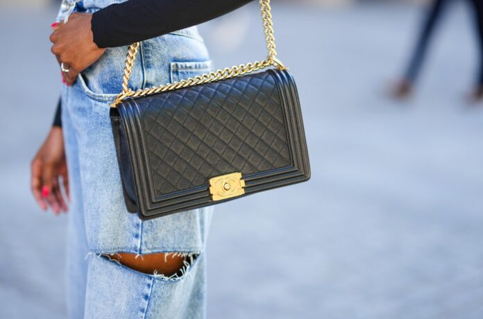 amazon-luxury-stores-2023-billboard-1548.jpg