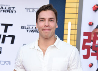 Arnold Schwarzenegger’s Son Joseph Baena Shows Off Muscles in New Pics – Hollywood Life
