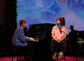 Billie Eilish Gives Emotional Performance of ‘Barbie’ Song ‘What What I Made For?’ on ‘SNL’: Watch