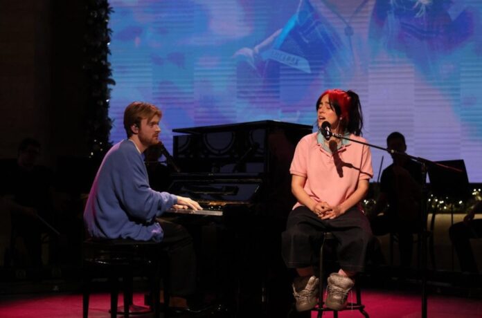 billie-eilish-snl-12162023-billboard-1548.jpg